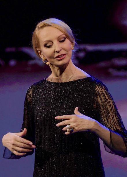 Спектакль «Династии»