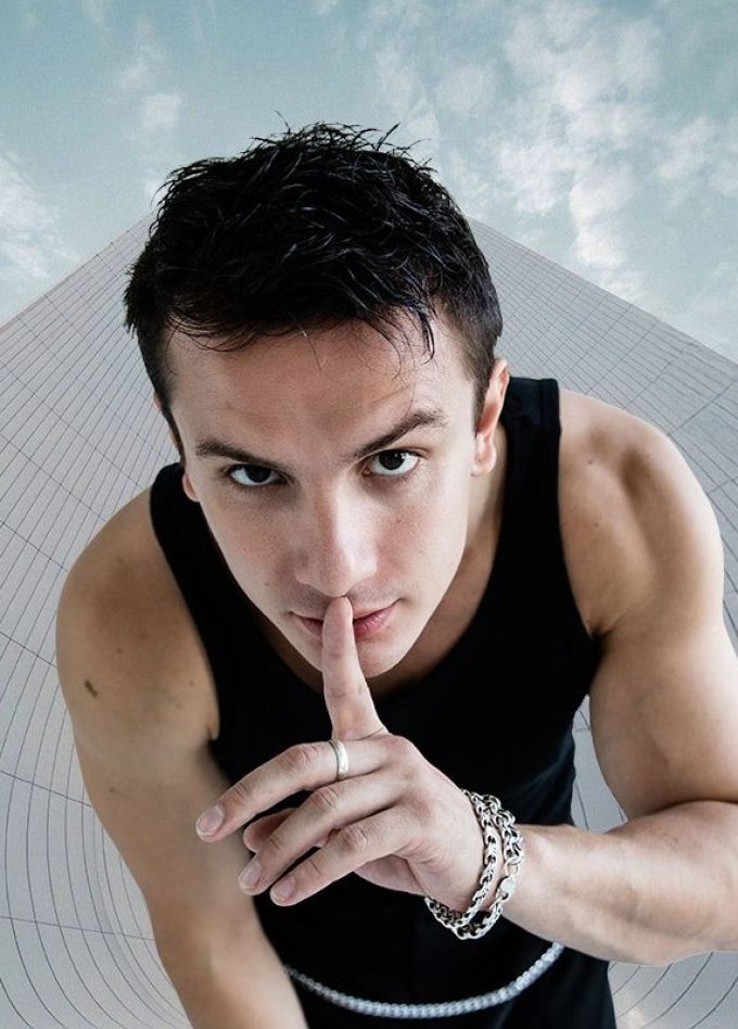 NЮ. Юрий Николаенко