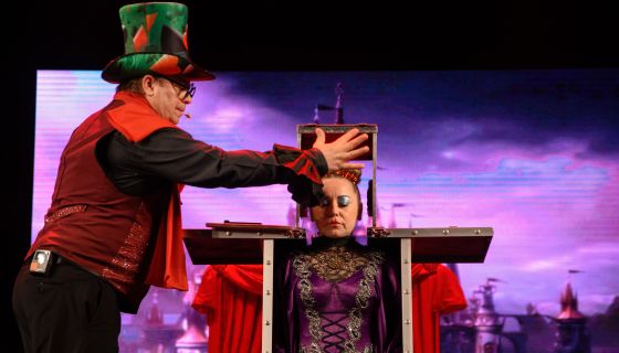 Иллюзионный спектакль «Алиса в стране чудес»