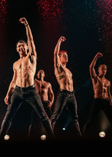 Шоу под дождём V. Признание в любви, Апатиты