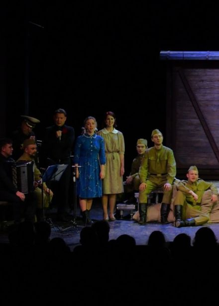 Концерт «Стоит над горою Алёша»