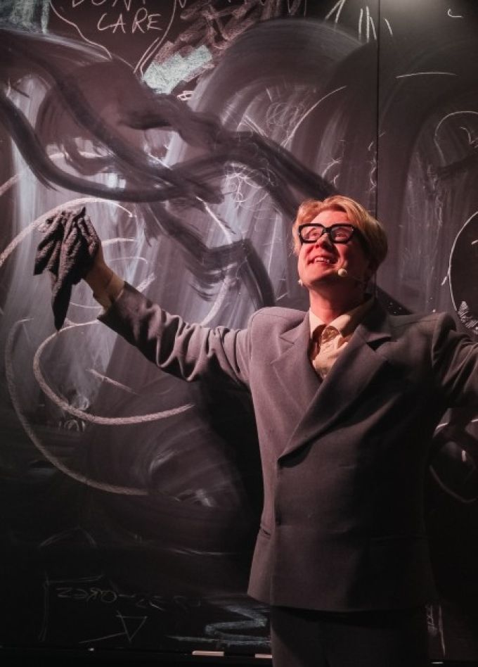 Моноспектакль «Хокинг»